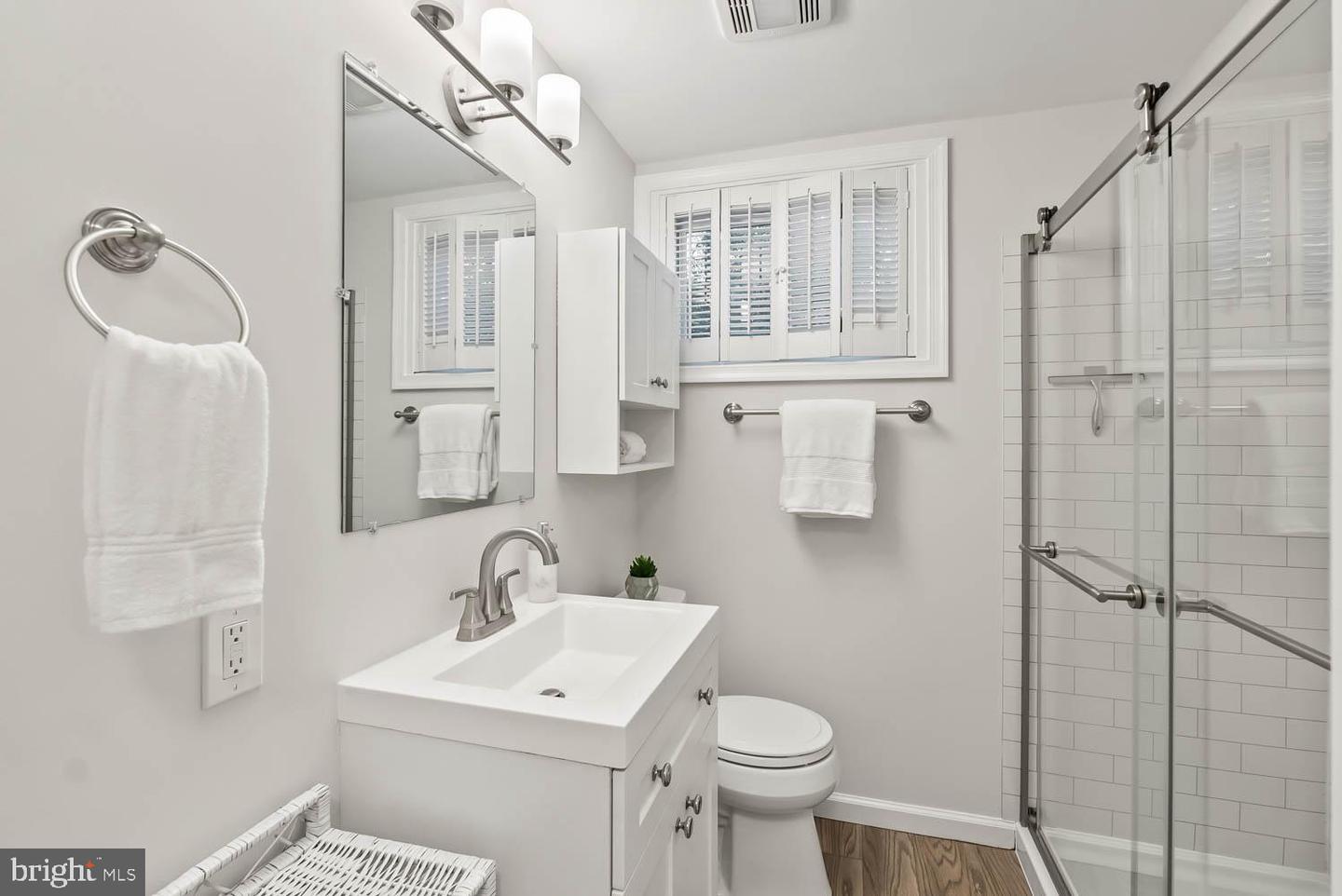 8929 CHELTONHAM PL, ANNANDALE, Virginia 22003, 4 Bedrooms Bedrooms, ,3 BathroomsBathrooms,Residential,For sale,8929 CHELTONHAM PL,VAFX2267950 MLS # VAFX2267950