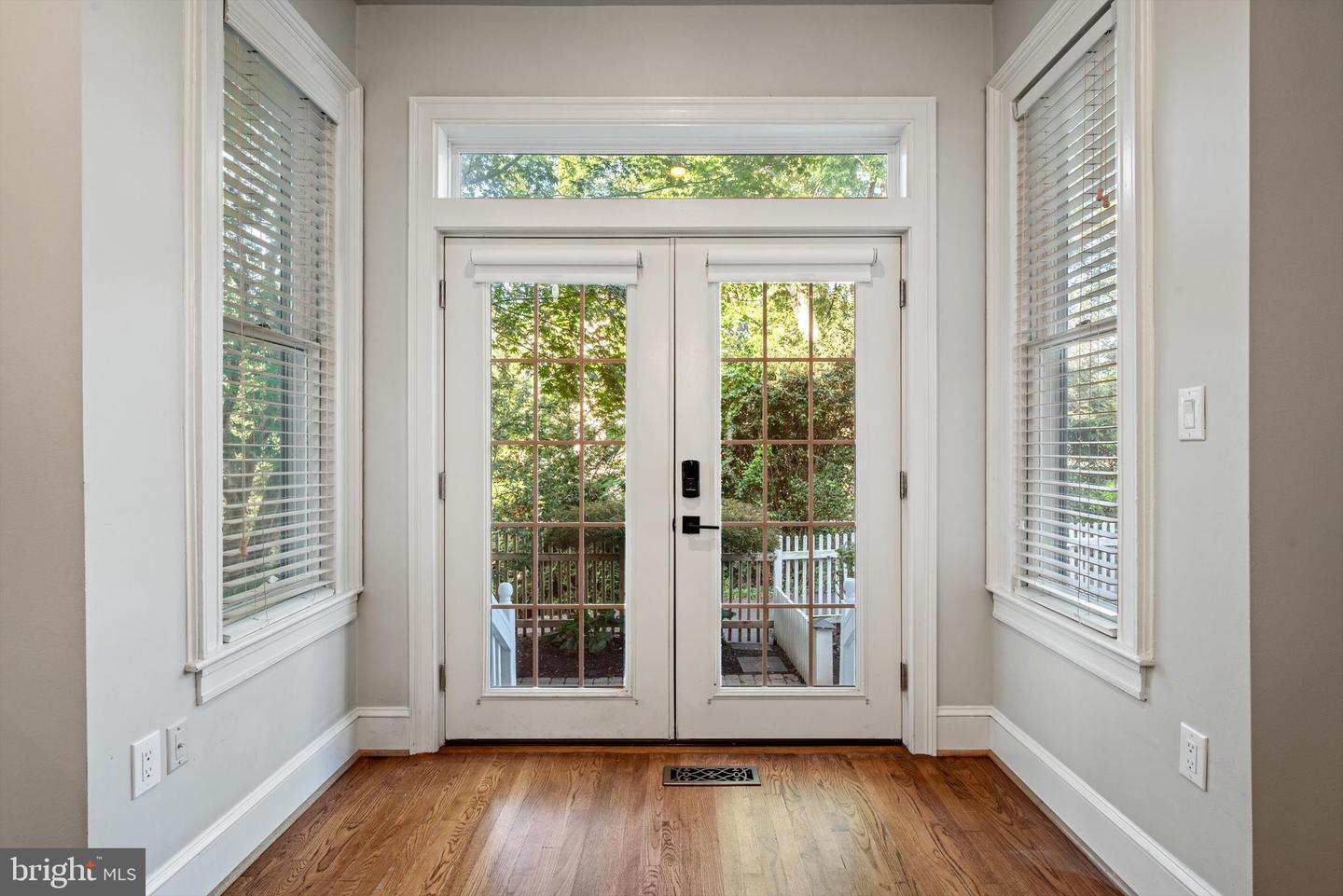 250 W MAIN ST, PURCELLVILLE, Virginia 20132, 5 Bedrooms Bedrooms, ,3 BathroomsBathrooms,Residential,For sale,250 W MAIN ST,VALO2107082 MLS # VALO2107082
