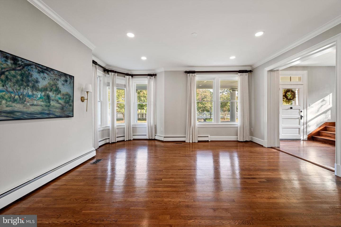 250 W MAIN ST, PURCELLVILLE, Virginia 20132, 5 Bedrooms Bedrooms, ,3 BathroomsBathrooms,Residential,For sale,250 W MAIN ST,VALO2107082 MLS # VALO2107082