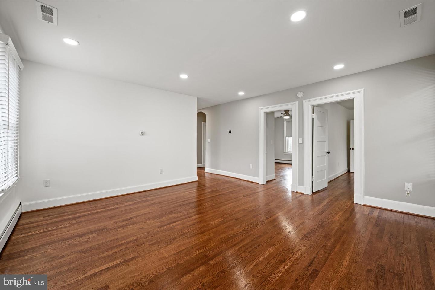 250 W MAIN ST, PURCELLVILLE, Virginia 20132, 5 Bedrooms Bedrooms, ,3 BathroomsBathrooms,Residential,For sale,250 W MAIN ST,VALO2107082 MLS # VALO2107082