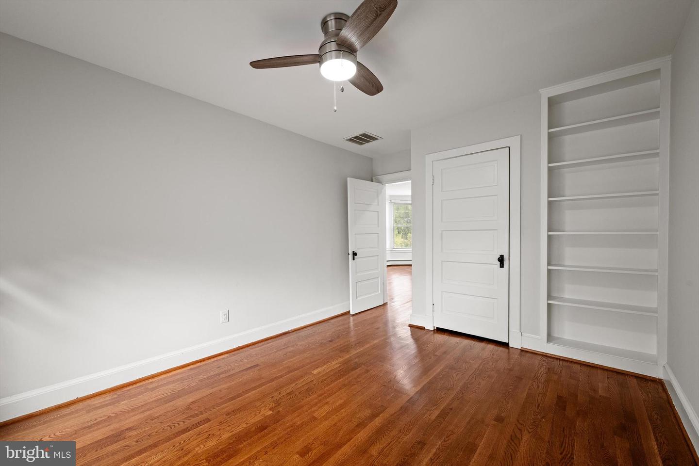 250 W MAIN ST, PURCELLVILLE, Virginia 20132, 5 Bedrooms Bedrooms, ,3 BathroomsBathrooms,Residential,For sale,250 W MAIN ST,VALO2107082 MLS # VALO2107082