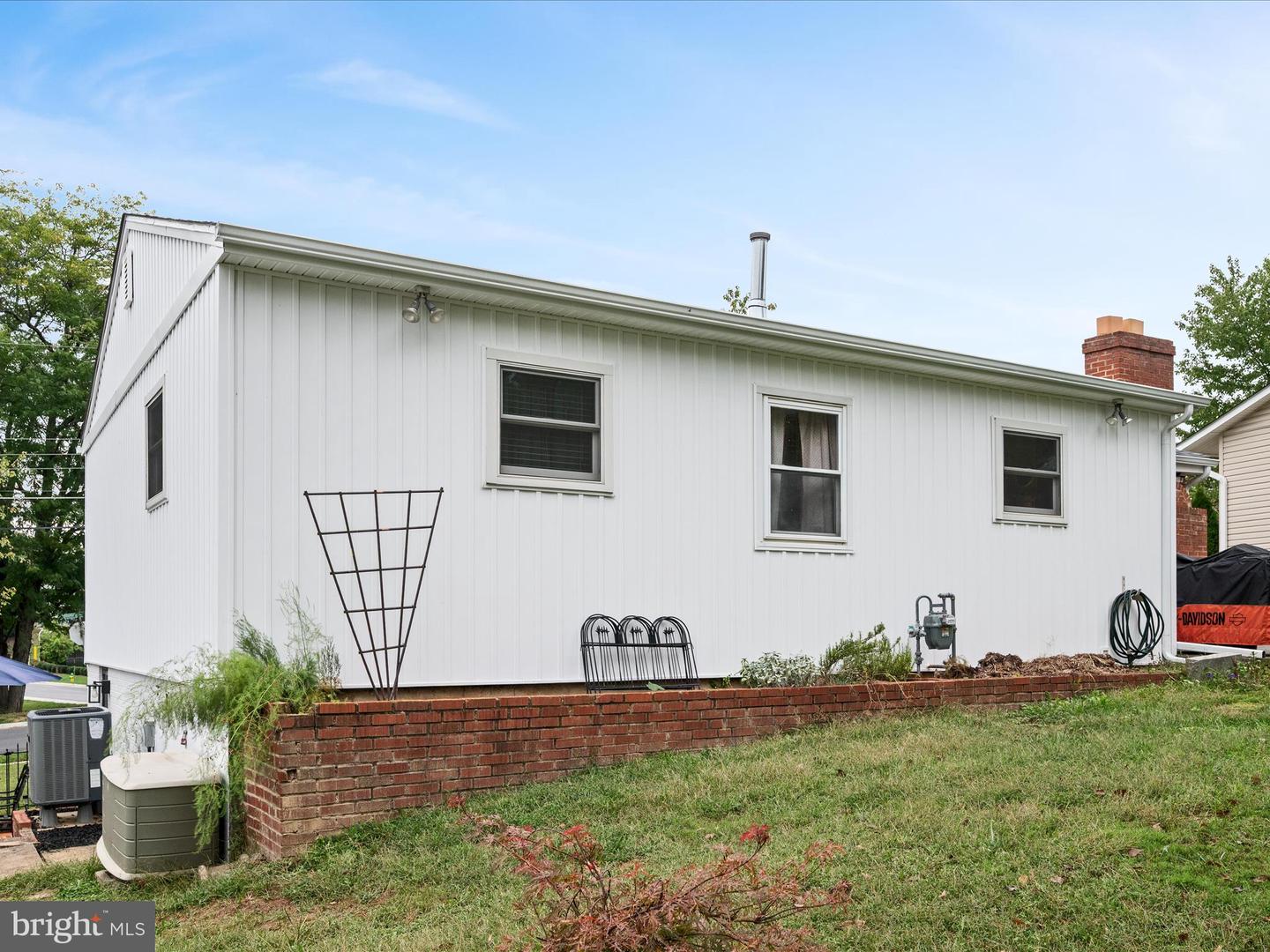 387 E PALL MALL ST, WINCHESTER, Virginia 22601, 3 Bedrooms Bedrooms, ,1 BathroomBathrooms,Residential,For sale,387 E PALL MALL ST,VAWI2009096 MLS # VAWI2009096