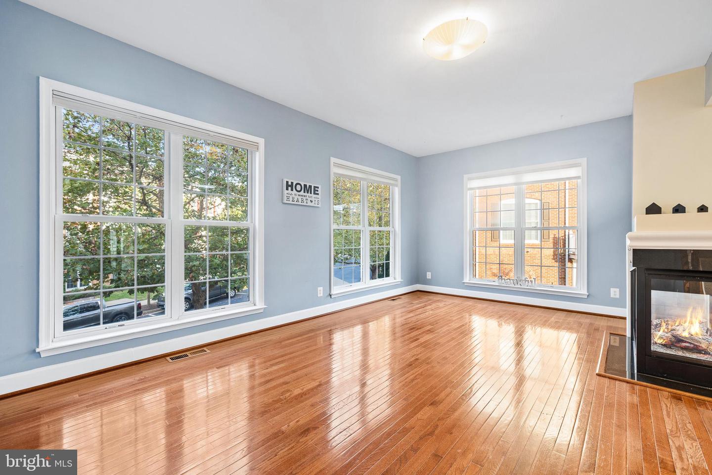 14819 POTOMAC BRANCH DR, WOODBRIDGE, Virginia 22191, 3 Bedrooms Bedrooms, ,2 BathroomsBathrooms,Residential,For sale,14819 POTOMAC BRANCH DR,VAPW2104310 MLS # VAPW2104310