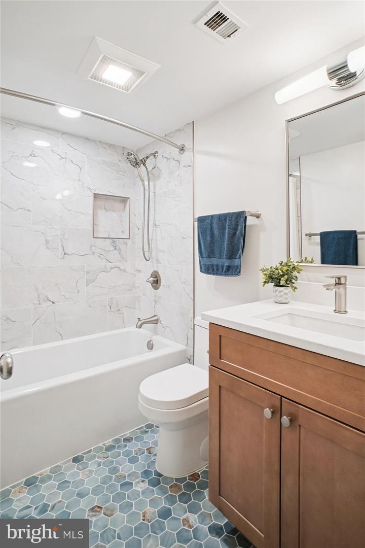 11564 ROLLING GREEN CT #12/100B, RESTON, Virginia 20191, 2 Bedrooms Bedrooms, ,2 BathroomsBathrooms,Residential,For sale,11564 ROLLING GREEN CT #12/100B,VAFX2268080 MLS # VAFX2268080
