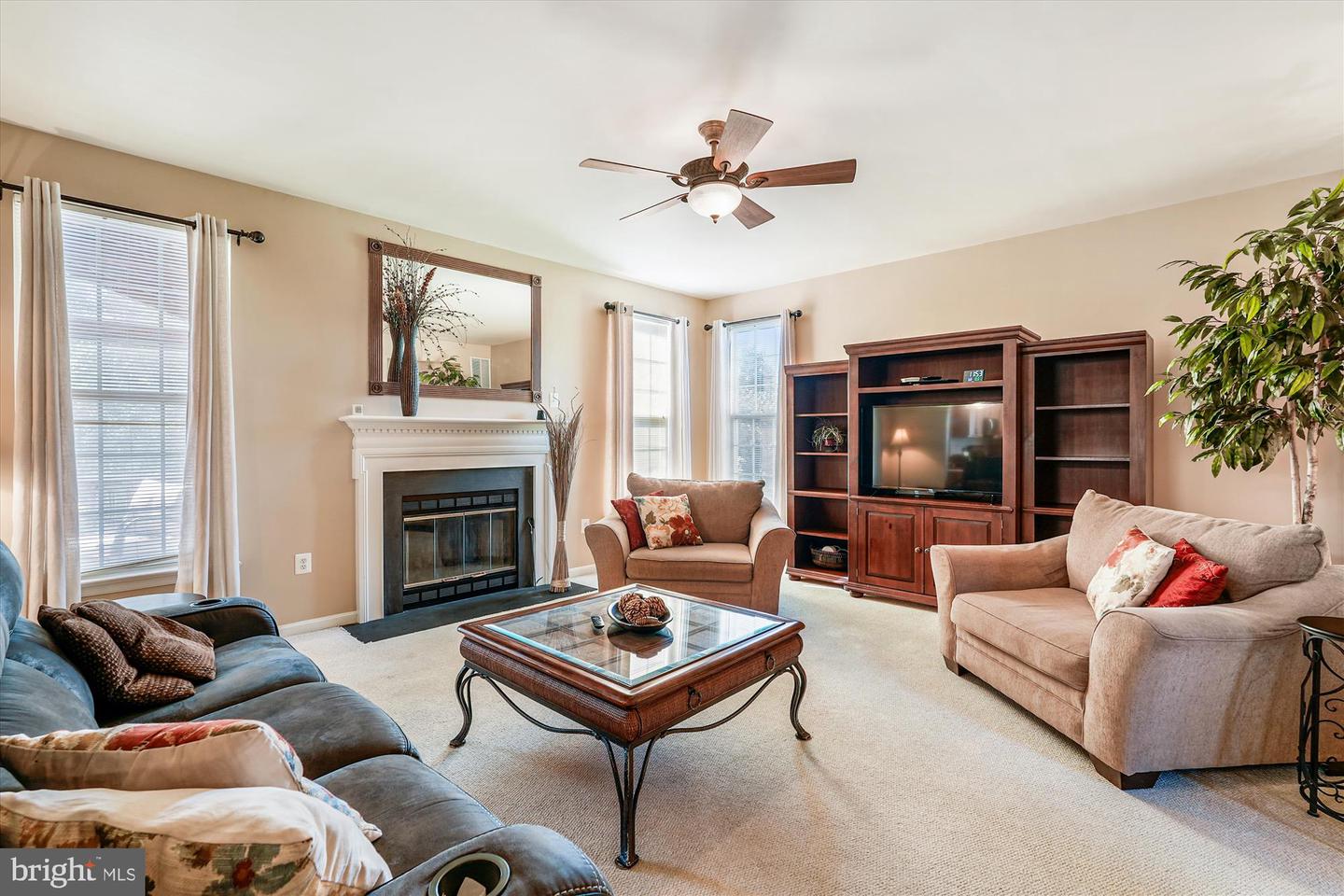 35739 MONTROSE CT, ROUND HILL, Virginia 20141, 4 Bedrooms Bedrooms, ,4 BathroomsBathrooms,Residential,For sale,35739 MONTROSE CT,VALO2107192 MLS # VALO2107192