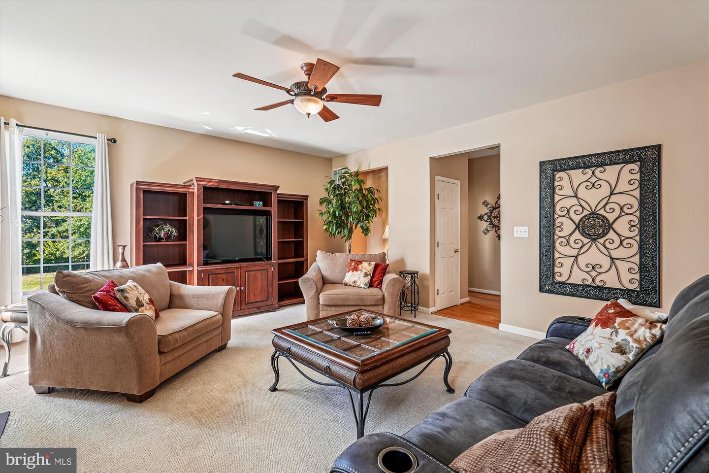 35739 MONTROSE CT, ROUND HILL, Virginia 20141, 4 Bedrooms Bedrooms, ,4 BathroomsBathrooms,Residential,For sale,35739 MONTROSE CT,VALO2107192 MLS # VALO2107192