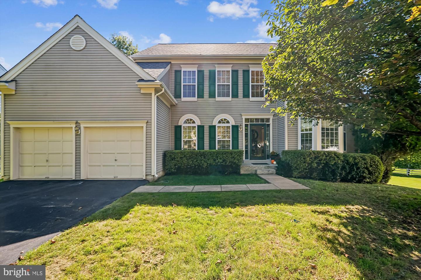 35739 MONTROSE CT, ROUND HILL, Virginia 20141, 4 Bedrooms Bedrooms, ,4 BathroomsBathrooms,Residential,For sale,35739 MONTROSE CT,VALO2107192 MLS # VALO2107192