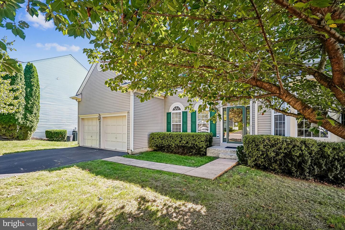 35739 MONTROSE CT, ROUND HILL, Virginia 20141, 4 Bedrooms Bedrooms, ,4 BathroomsBathrooms,Residential,For sale,35739 MONTROSE CT,VALO2107192 MLS # VALO2107192
