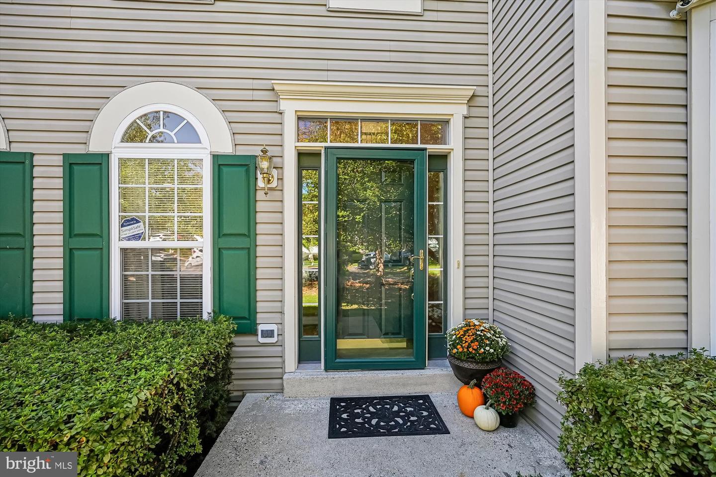 35739 MONTROSE CT, ROUND HILL, Virginia 20141, 4 Bedrooms Bedrooms, ,4 BathroomsBathrooms,Residential,For sale,35739 MONTROSE CT,VALO2107192 MLS # VALO2107192