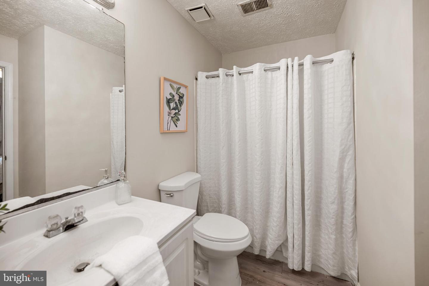 7967 CALVARY CT, MANASSAS, Virginia 20109, 3 Bedrooms Bedrooms, ,3 BathroomsBathrooms,Residential,For sale,7967 CALVARY CT,VAPW2104398 MLS # VAPW2104398