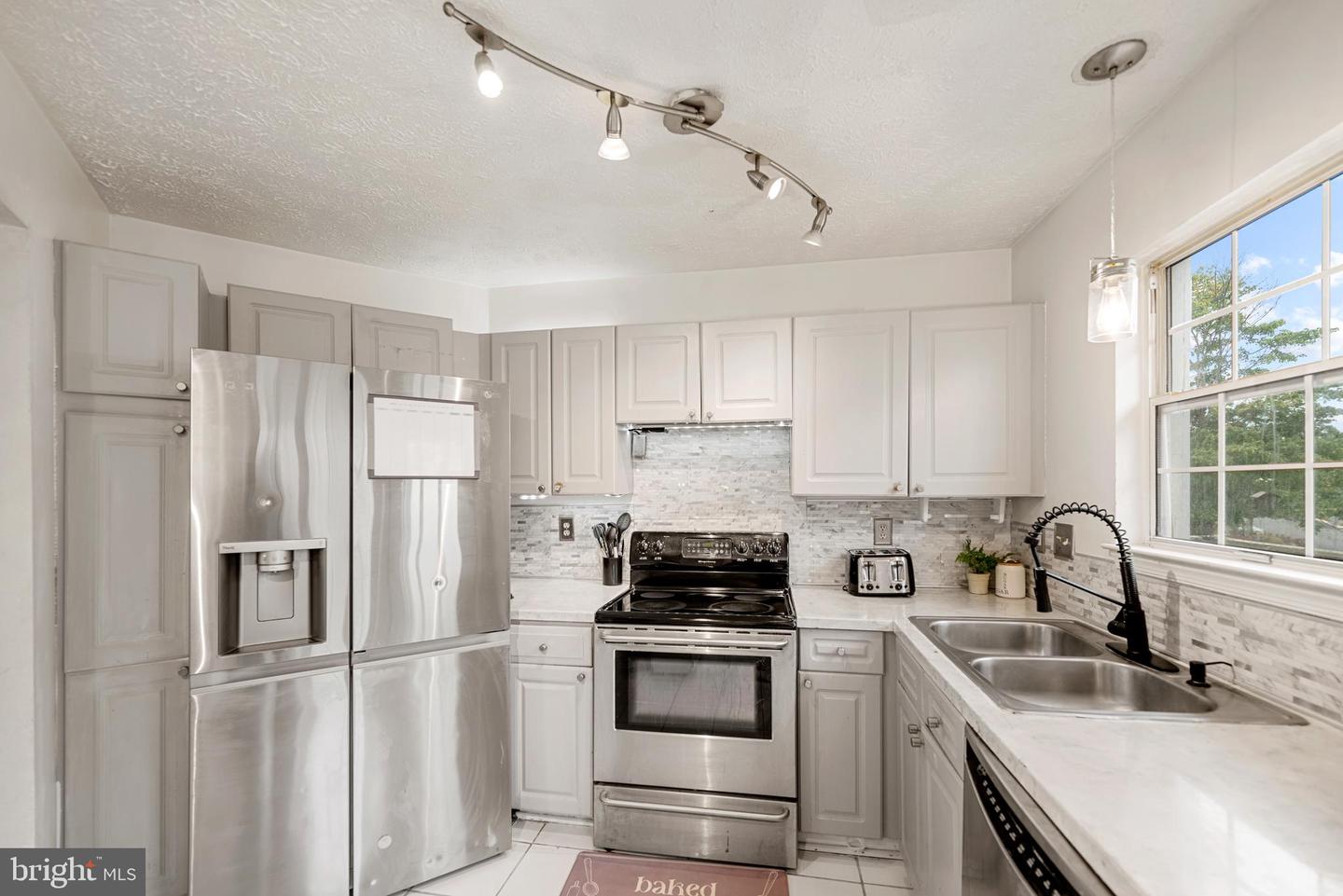 7967 CALVARY CT, MANASSAS, Virginia 20109, 3 Bedrooms Bedrooms, ,3 BathroomsBathrooms,Residential,For sale,7967 CALVARY CT,VAPW2104398 MLS # VAPW2104398