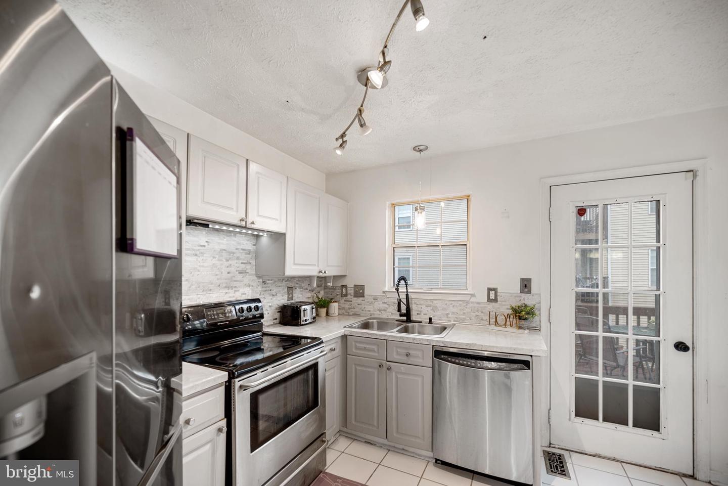 7967 CALVARY CT, MANASSAS, Virginia 20109, 3 Bedrooms Bedrooms, ,3 BathroomsBathrooms,Residential,For sale,7967 CALVARY CT,VAPW2104398 MLS # VAPW2104398