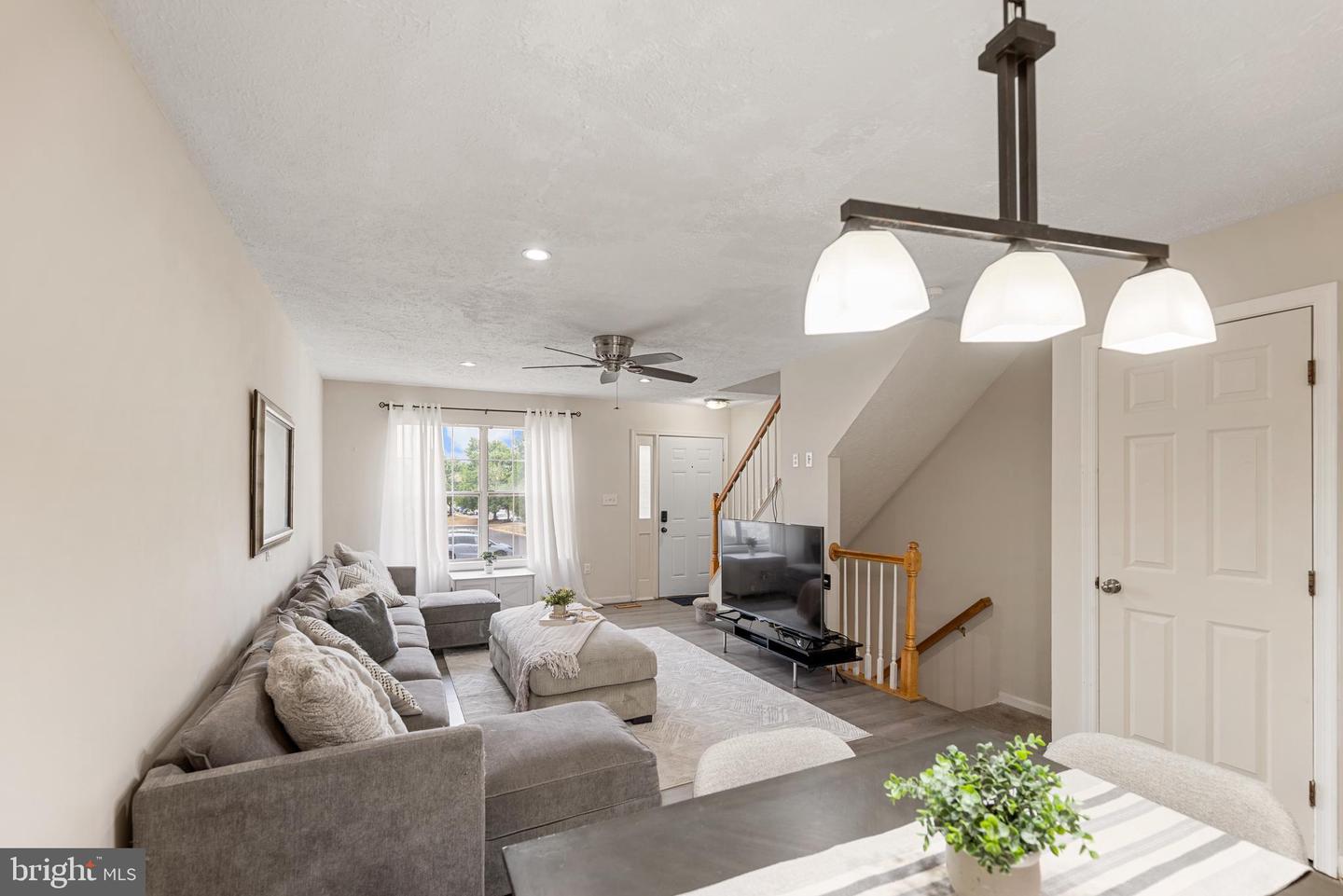 7967 CALVARY CT, MANASSAS, Virginia 20109, 3 Bedrooms Bedrooms, ,3 BathroomsBathrooms,Residential,For sale,7967 CALVARY CT,VAPW2104398 MLS # VAPW2104398