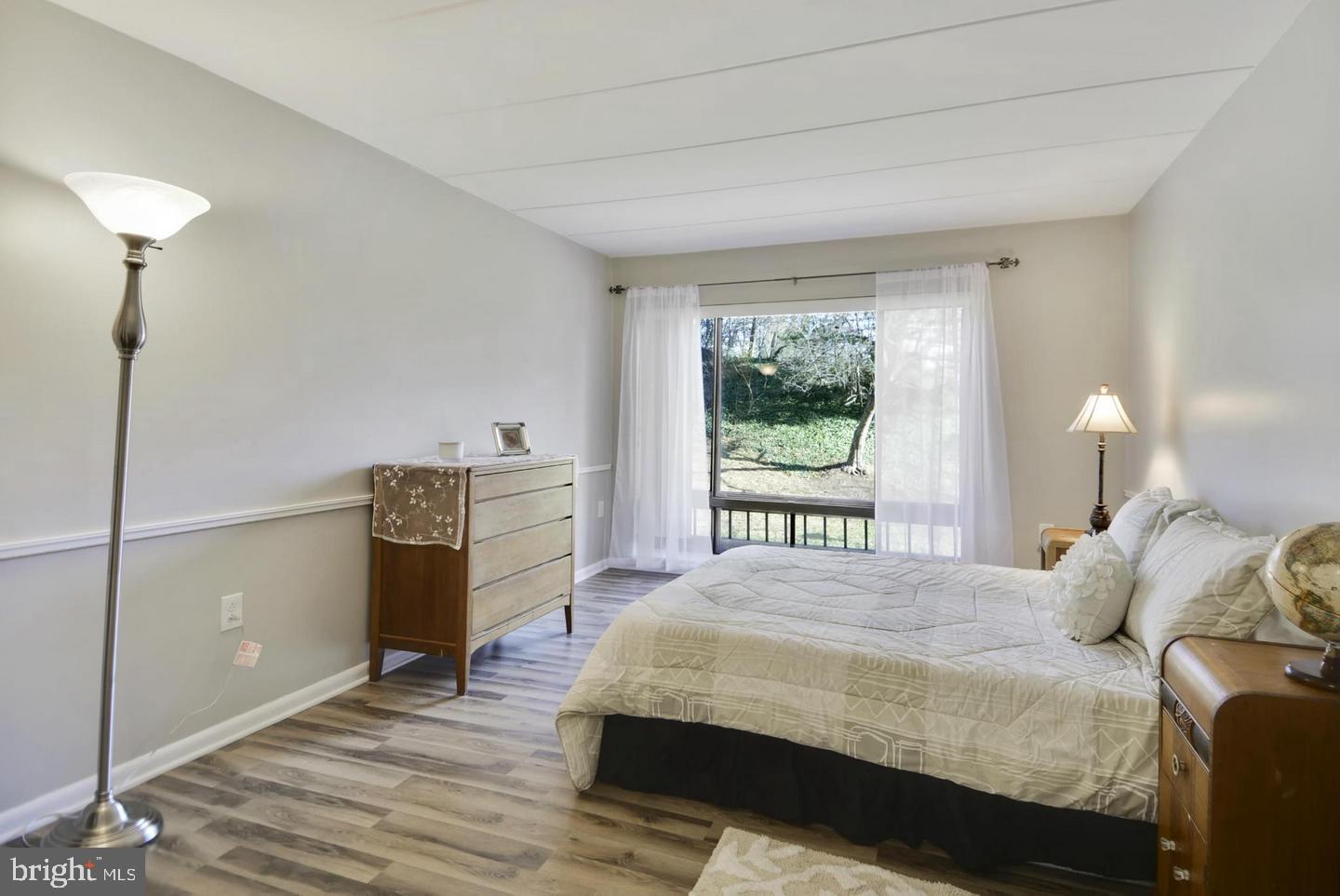 130 ROBERTS LN #200, ALEXANDRIA, Virginia 22314, 2 Bedrooms Bedrooms, ,2 BathroomsBathrooms,Residential,For sale,130 ROBERTS LN #200,VAAX2049956 MLS # VAAX2049956