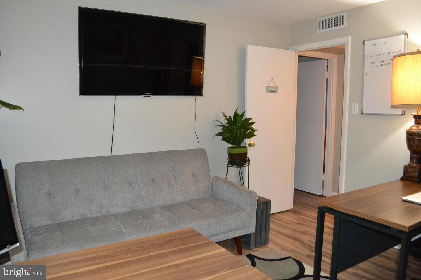 130 ROBERTS LN #200, ALEXANDRIA, Virginia 22314, 2 Bedrooms Bedrooms, ,2 BathroomsBathrooms,Residential,For sale,130 ROBERTS LN #200,VAAX2049956 MLS # VAAX2049956