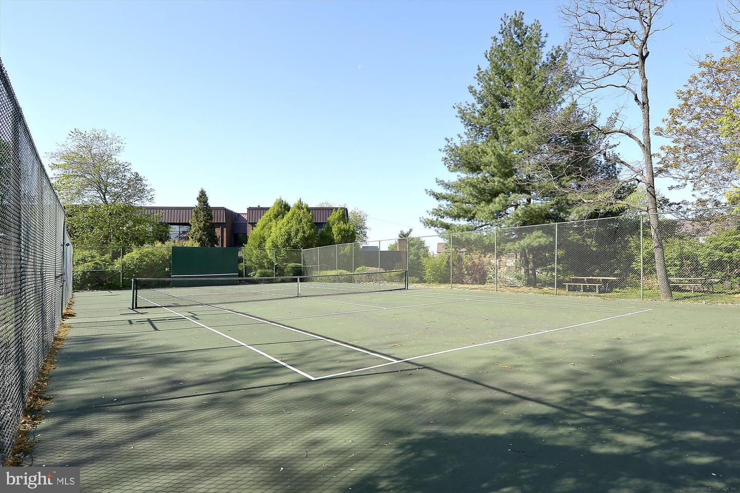 130 ROBERTS LN #200, ALEXANDRIA, Virginia 22314, 2 Bedrooms Bedrooms, ,2 BathroomsBathrooms,Residential,For sale,130 ROBERTS LN #200,VAAX2049956 MLS # VAAX2049956