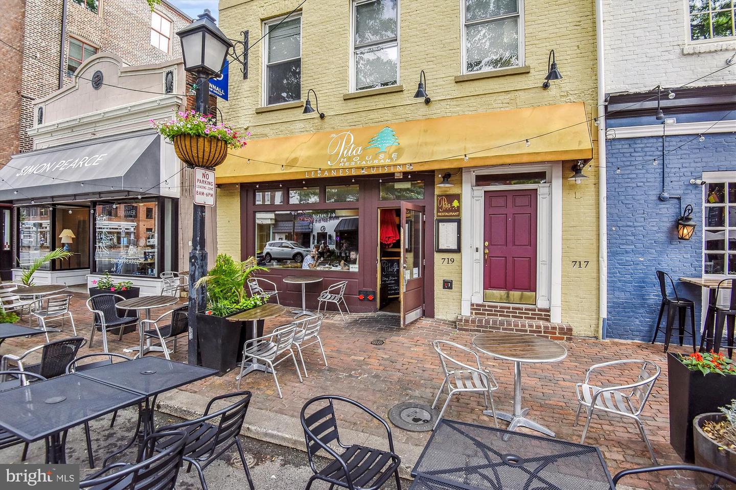 130 ROBERTS LN #200, ALEXANDRIA, Virginia 22314, 2 Bedrooms Bedrooms, ,2 BathroomsBathrooms,Residential,For sale,130 ROBERTS LN #200,VAAX2049956 MLS # VAAX2049956