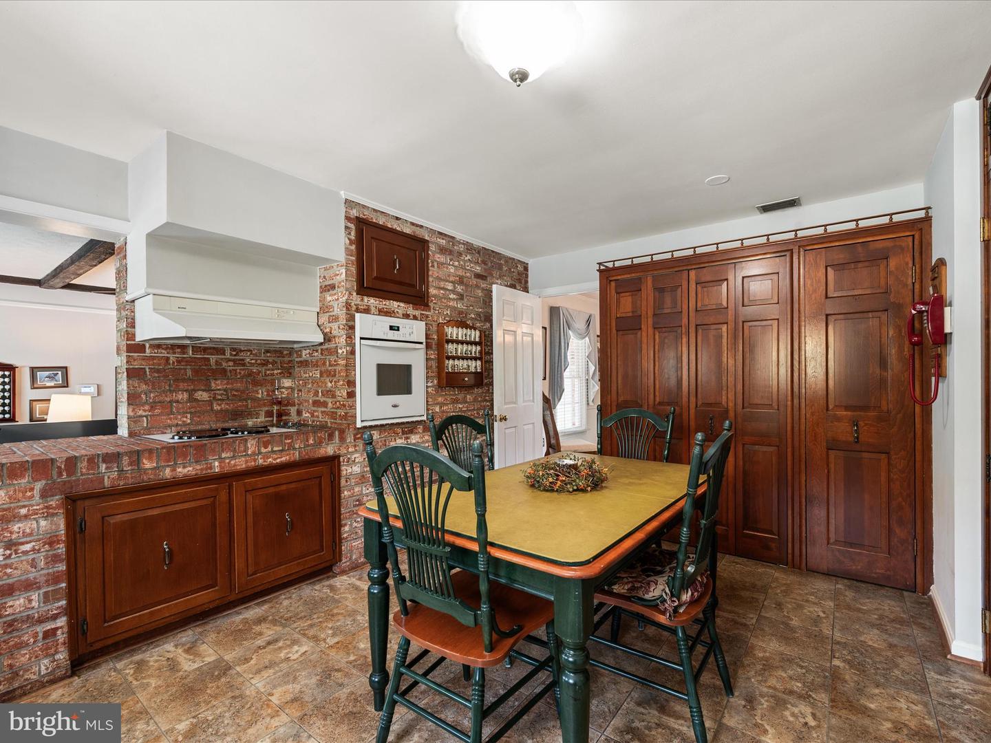 308 W MAIN ST, BERRYVILLE, Virginia 22611, 4 Bedrooms Bedrooms, ,3 BathroomsBathrooms,Residential,For sale,308 W MAIN ST,VACL2006088 MLS # VACL2006088