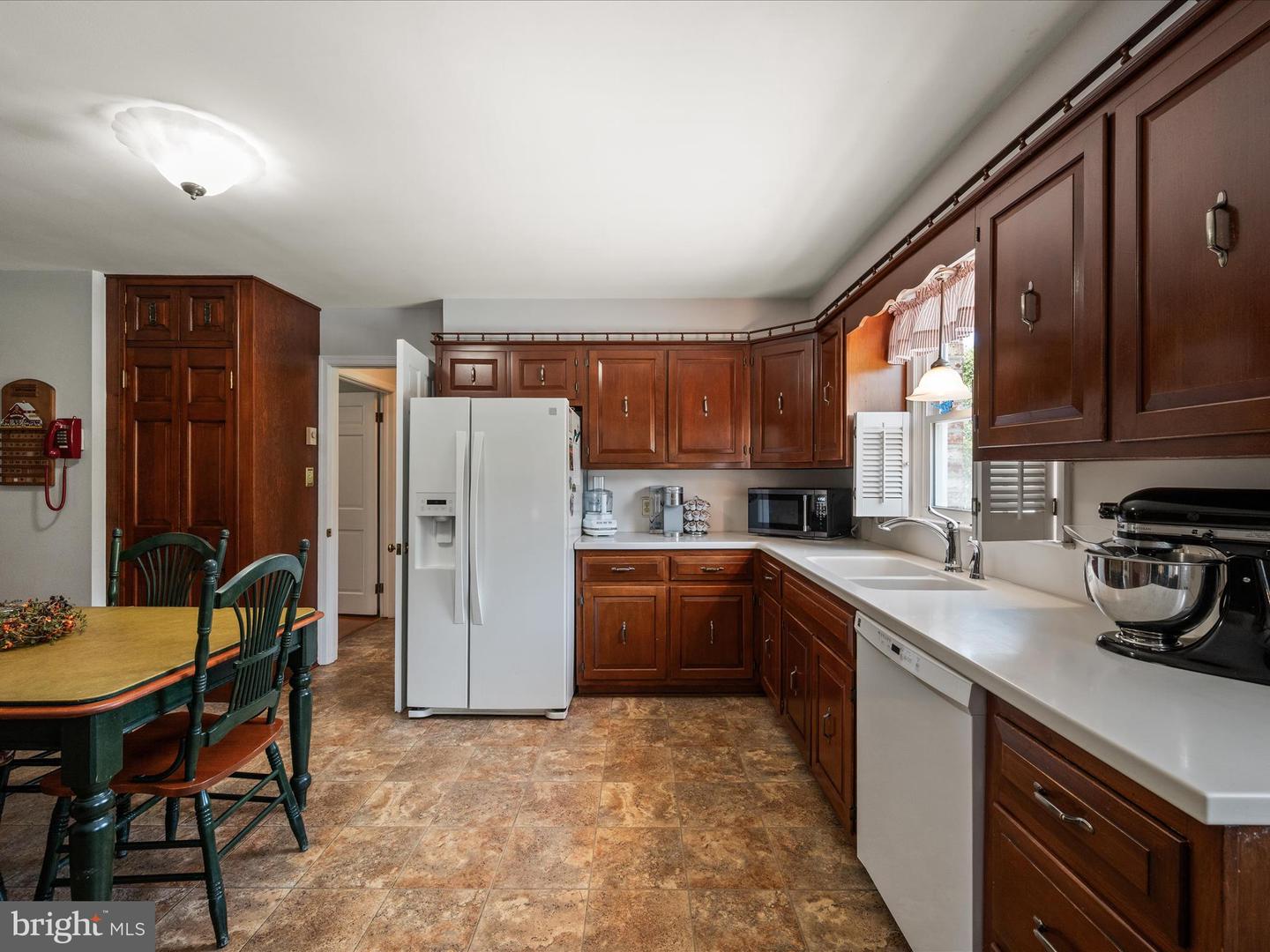 308 W MAIN ST, BERRYVILLE, Virginia 22611, 4 Bedrooms Bedrooms, ,3 BathroomsBathrooms,Residential,For sale,308 W MAIN ST,VACL2006088 MLS # VACL2006088