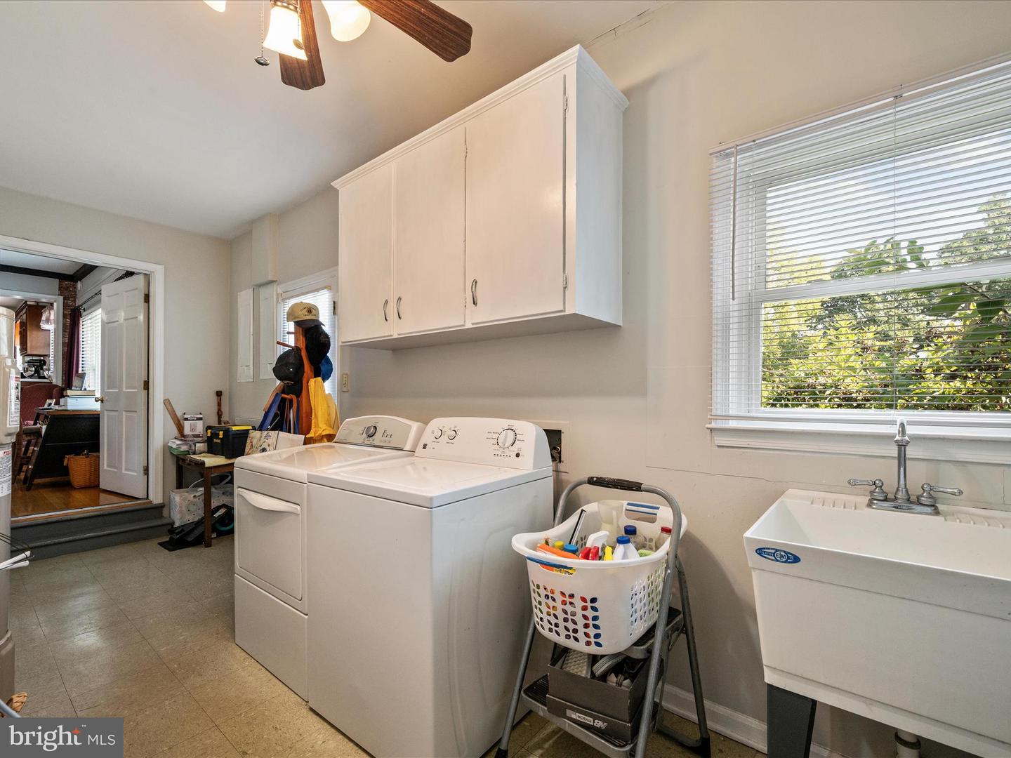308 W MAIN ST, BERRYVILLE, Virginia 22611, 4 Bedrooms Bedrooms, ,3 BathroomsBathrooms,Residential,For sale,308 W MAIN ST,VACL2006088 MLS # VACL2006088
