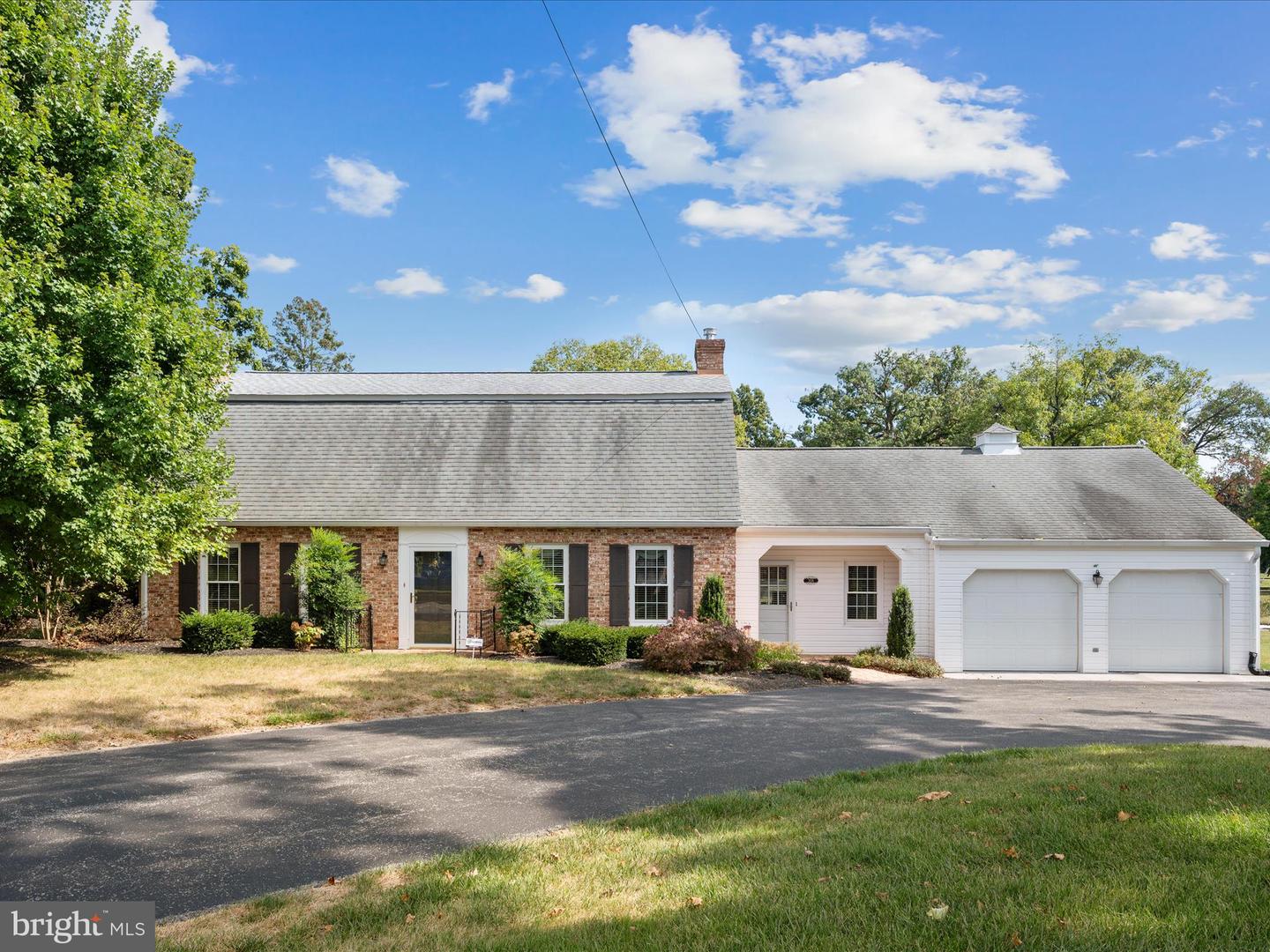 308 W MAIN ST, BERRYVILLE, Virginia 22611, 4 Bedrooms Bedrooms, ,3 BathroomsBathrooms,Residential,For sale,308 W MAIN ST,VACL2006088 MLS # VACL2006088