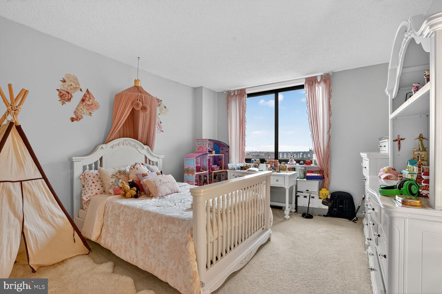 3701 S GEORGE MASON DR #1915N, FALLS CHURCH, Virginia 22041, 3 Bedrooms Bedrooms, ,2 BathroomsBathrooms,Residential,For sale,3701 S GEORGE MASON DR #1915N,VAFX2268898 MLS # VAFX2268898