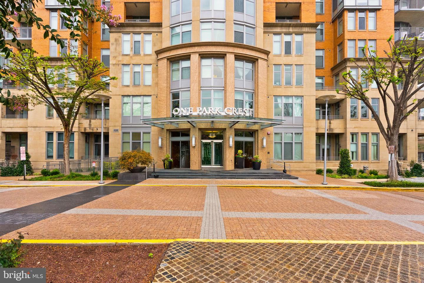 8220 CRESTWOOD HEIGHTS DR #1210, MCLEAN, Virginia 22102, 1 Bedroom Bedrooms, ,2 BathroomsBathrooms,Residential,For sale,8220 CRESTWOOD HEIGHTS DR #1210,VAFX2268534 MLS # VAFX2268534