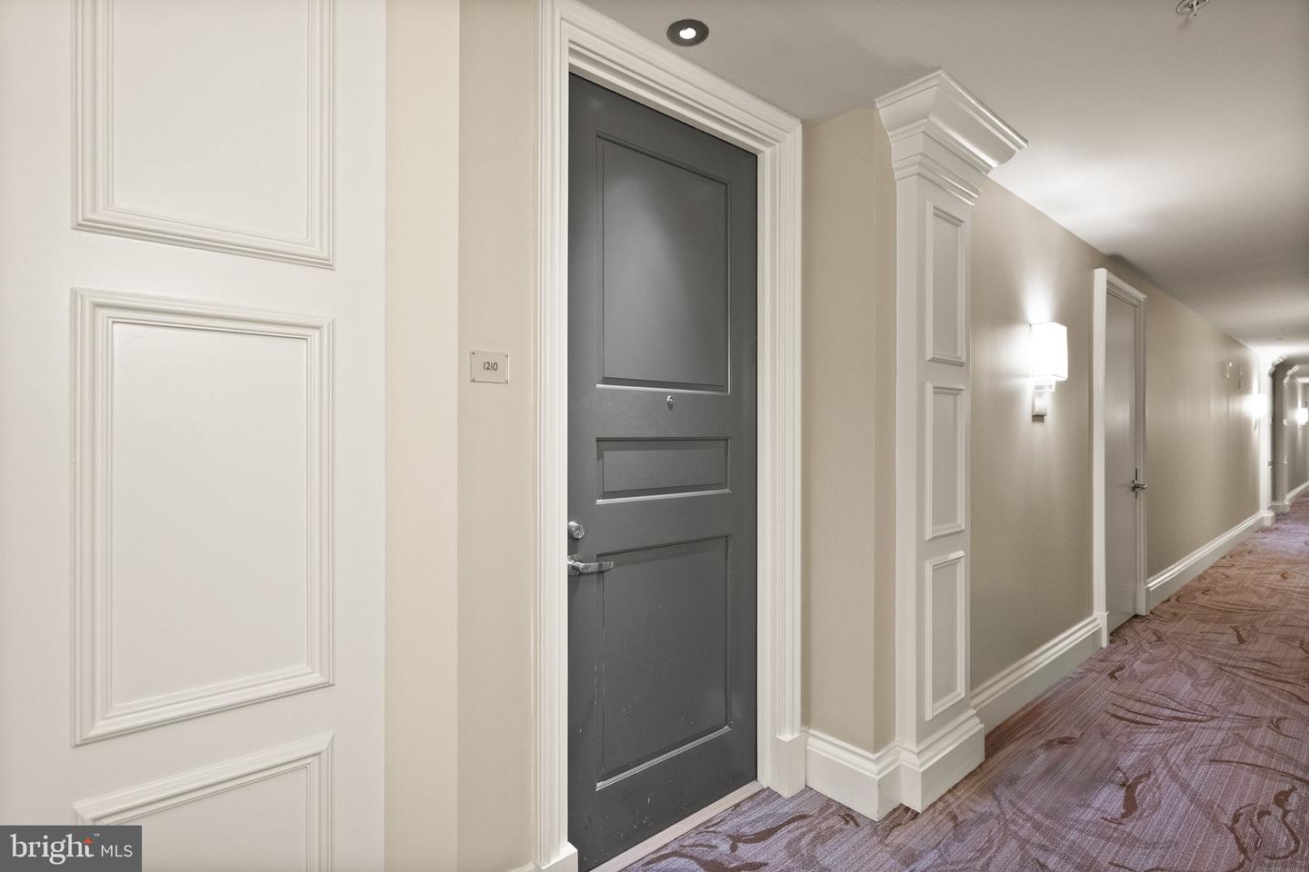 8220 CRESTWOOD HEIGHTS DR #1210, MCLEAN, Virginia 22102, 1 Bedroom Bedrooms, ,2 BathroomsBathrooms,Residential,For sale,8220 CRESTWOOD HEIGHTS DR #1210,VAFX2268534 MLS # VAFX2268534