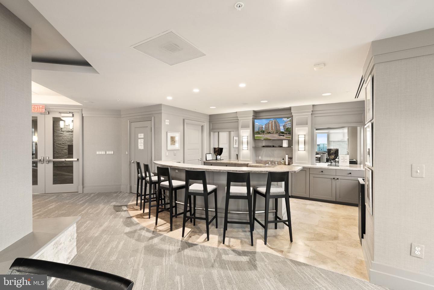 8220 CRESTWOOD HEIGHTS DR #1210, MCLEAN, Virginia 22102, 1 Bedroom Bedrooms, ,2 BathroomsBathrooms,Residential,For sale,8220 CRESTWOOD HEIGHTS DR #1210,VAFX2268534 MLS # VAFX2268534
