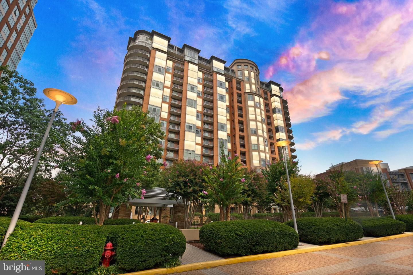 8220 CRESTWOOD HEIGHTS DR #1210, MCLEAN, Virginia 22102, 1 Bedroom Bedrooms, ,2 BathroomsBathrooms,Residential,For sale,8220 CRESTWOOD HEIGHTS DR #1210,VAFX2268534 MLS # VAFX2268534
