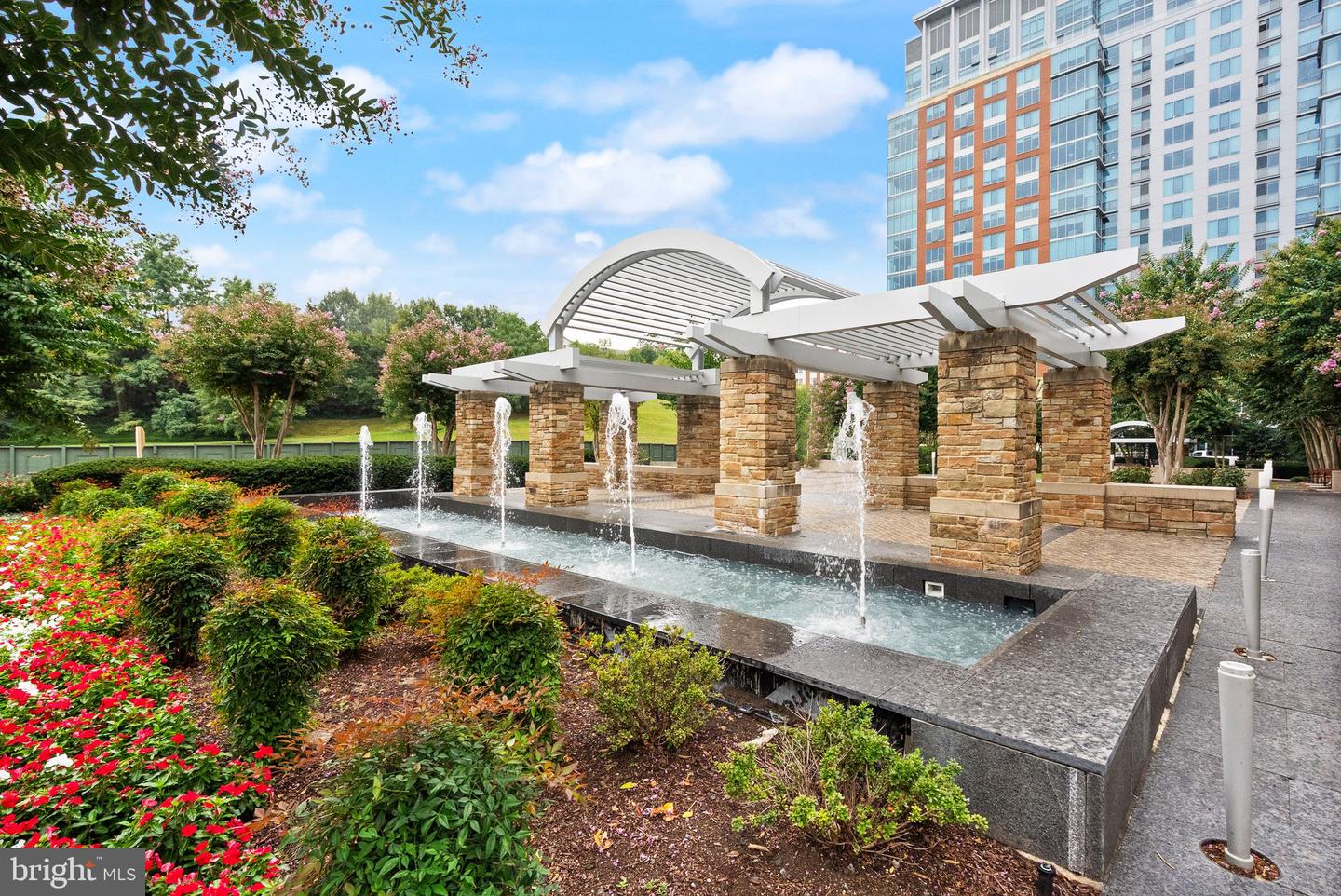 8220 CRESTWOOD HEIGHTS DR #1210, MCLEAN, Virginia 22102, 1 Bedroom Bedrooms, ,2 BathroomsBathrooms,Residential,For sale,8220 CRESTWOOD HEIGHTS DR #1210,VAFX2268534 MLS # VAFX2268534