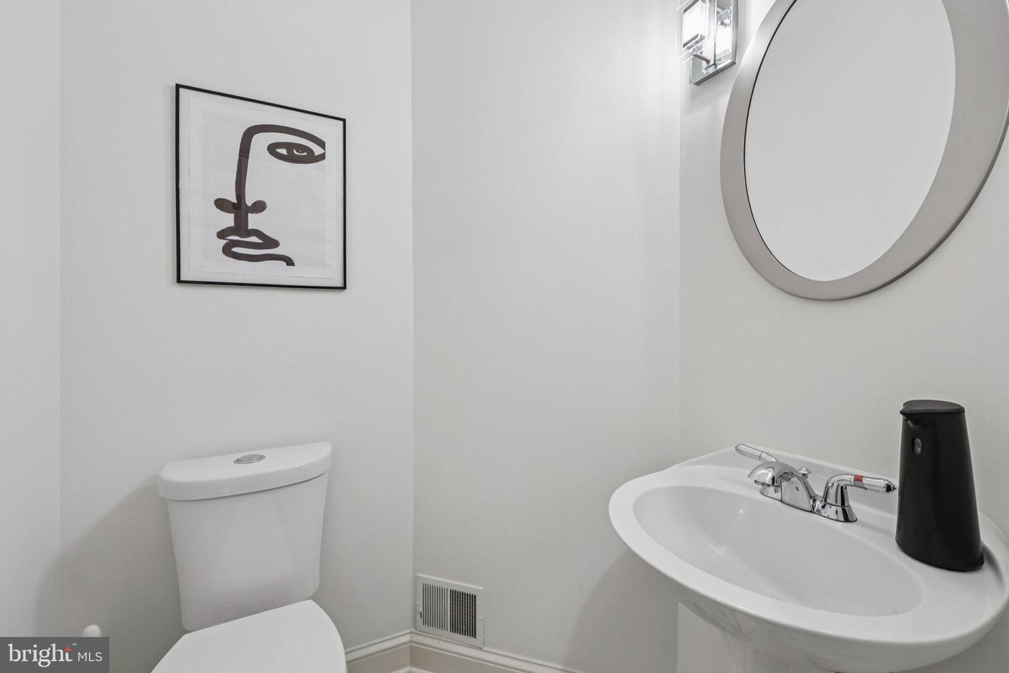 2177 WOLFTRAP CT, VIENNA, Virginia 22182, 3 Bedrooms Bedrooms, 15 Rooms Rooms,3 BathroomsBathrooms,Residential,For sale,2177 WOLFTRAP CT,VAFX2268576 MLS # VAFX2268576