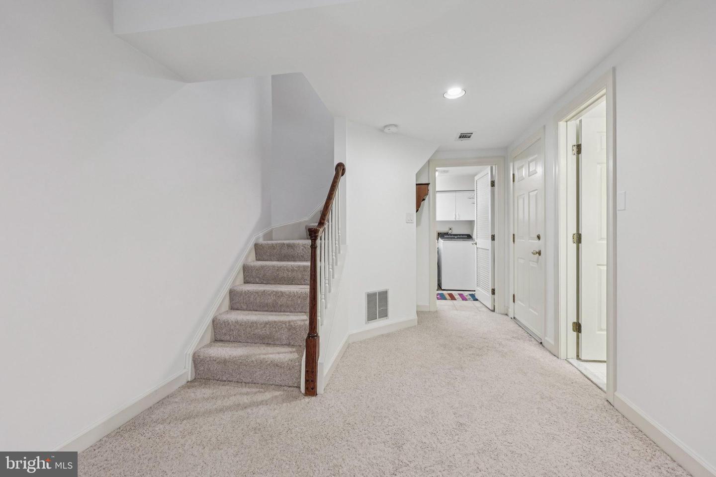 2177 WOLFTRAP CT, VIENNA, Virginia 22182, 3 Bedrooms Bedrooms, 15 Rooms Rooms,3 BathroomsBathrooms,Residential,For sale,2177 WOLFTRAP CT,VAFX2268576 MLS # VAFX2268576