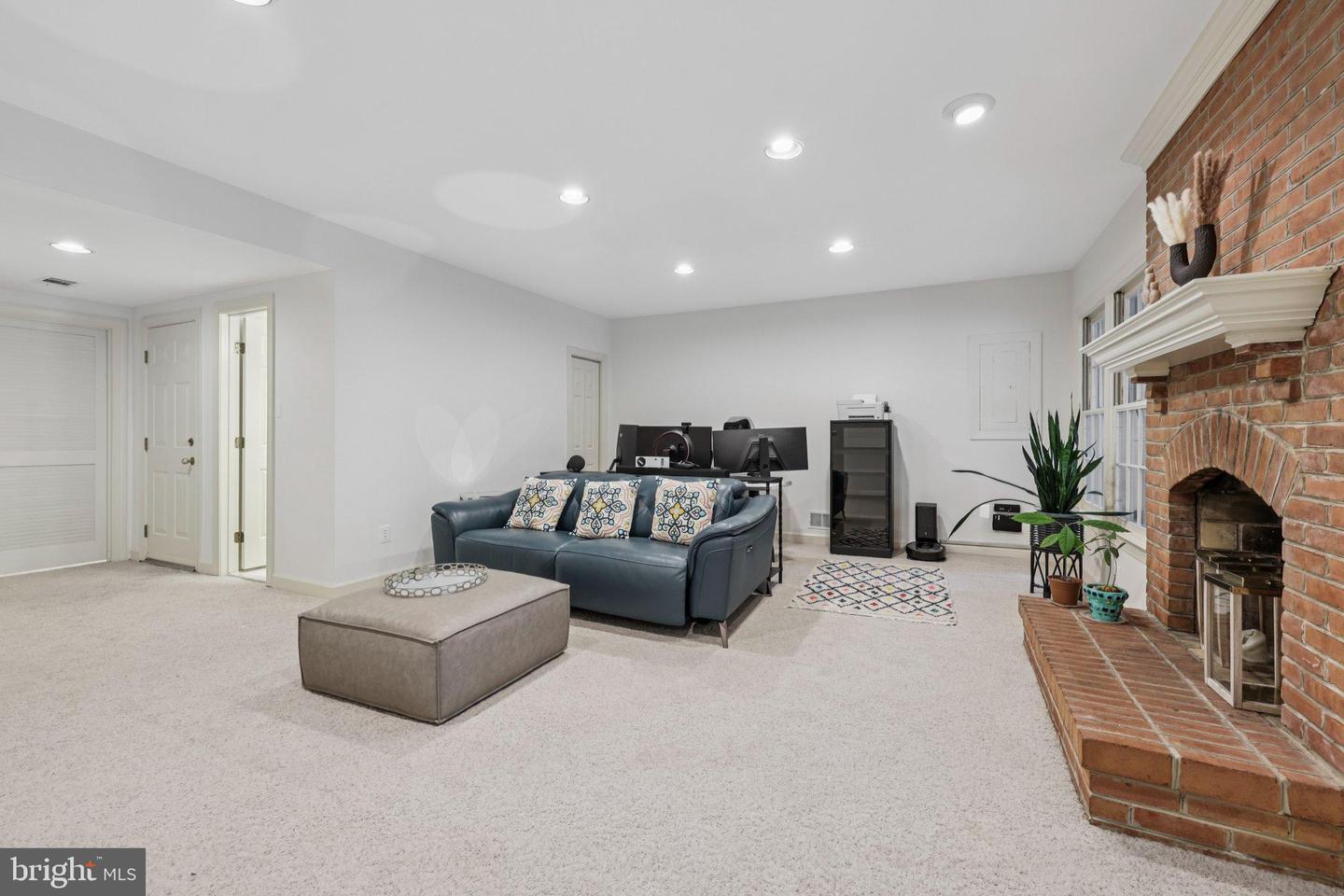 2177 WOLFTRAP CT, VIENNA, Virginia 22182, 3 Bedrooms Bedrooms, 15 Rooms Rooms,3 BathroomsBathrooms,Residential,For sale,2177 WOLFTRAP CT,VAFX2268576 MLS # VAFX2268576