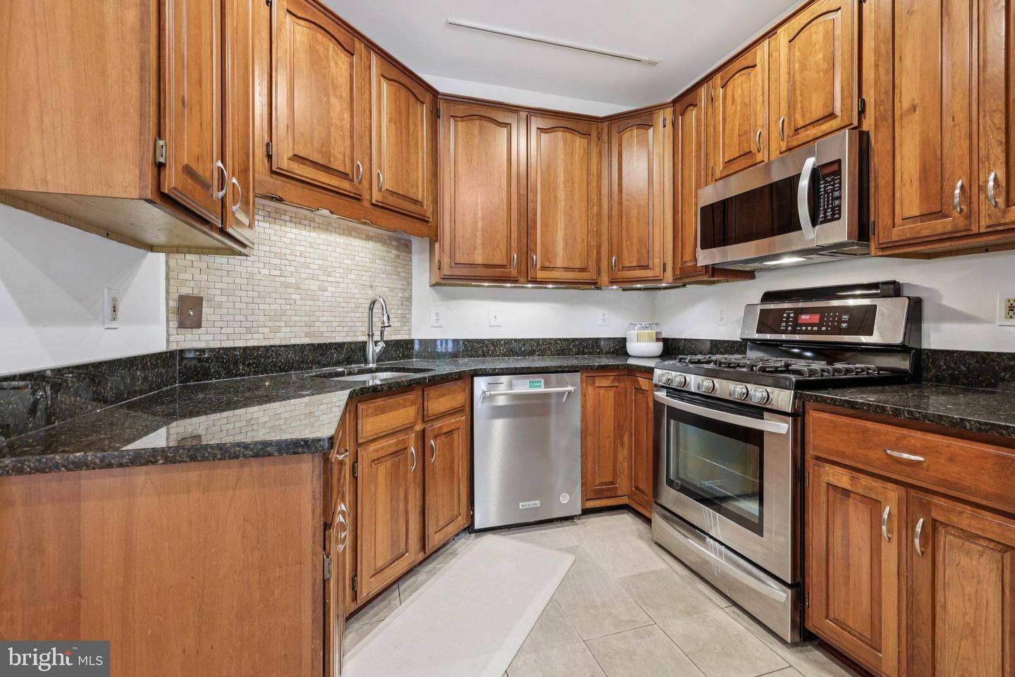 2177 WOLFTRAP CT, VIENNA, Virginia 22182, 3 Bedrooms Bedrooms, 15 Rooms Rooms,3 BathroomsBathrooms,Residential,For sale,2177 WOLFTRAP CT,VAFX2268576 MLS # VAFX2268576