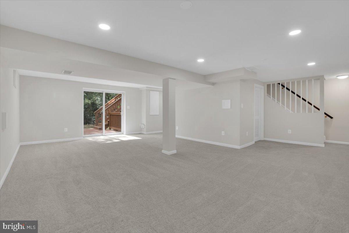 5713 OAK GREEN, BURKE, Virginia 22015, 3 Bedrooms Bedrooms, 6 Rooms Rooms,2 BathroomsBathrooms,Residential,For sale,5713 OAK GREEN,VAFX2268756 MLS # VAFX2268756