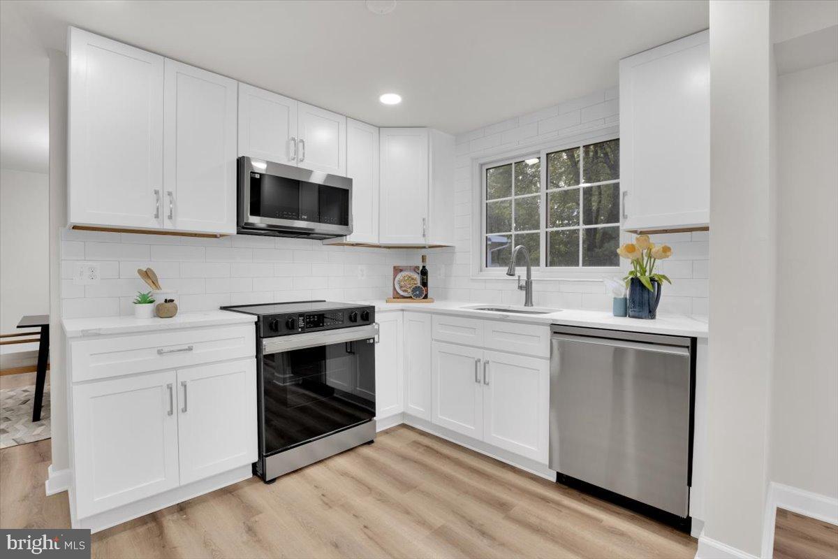 5713 OAK GREEN, BURKE, Virginia 22015, 3 Bedrooms Bedrooms, 6 Rooms Rooms,2 BathroomsBathrooms,Residential,For sale,5713 OAK GREEN,VAFX2268756 MLS # VAFX2268756
