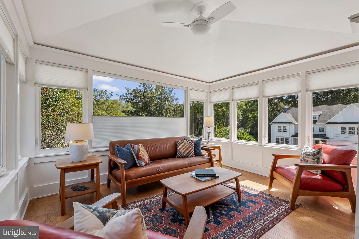 3701 N OAKLAND ST, ARLINGTON, Virginia 22207, 4 Bedrooms Bedrooms, ,3 BathroomsBathrooms,Residential,For sale,3701 N OAKLAND ST,VAAR2064064 MLS # VAAR2064064