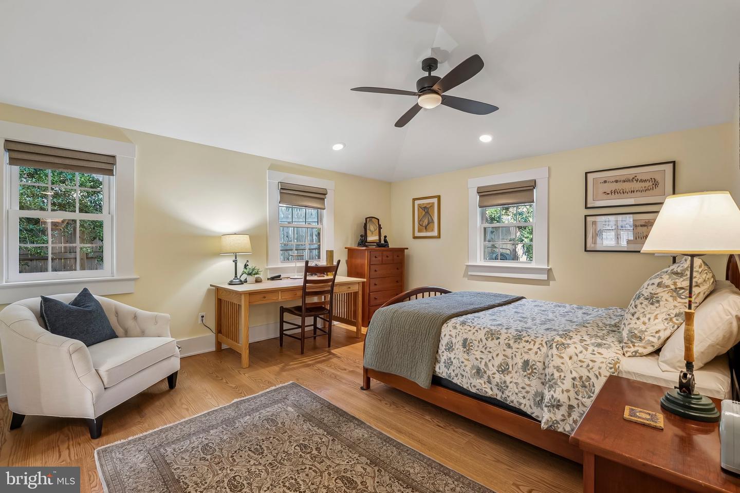 3701 N OAKLAND ST, ARLINGTON, Virginia 22207, 4 Bedrooms Bedrooms, ,3 BathroomsBathrooms,Residential,For sale,3701 N OAKLAND ST,VAAR2064064 MLS # VAAR2064064