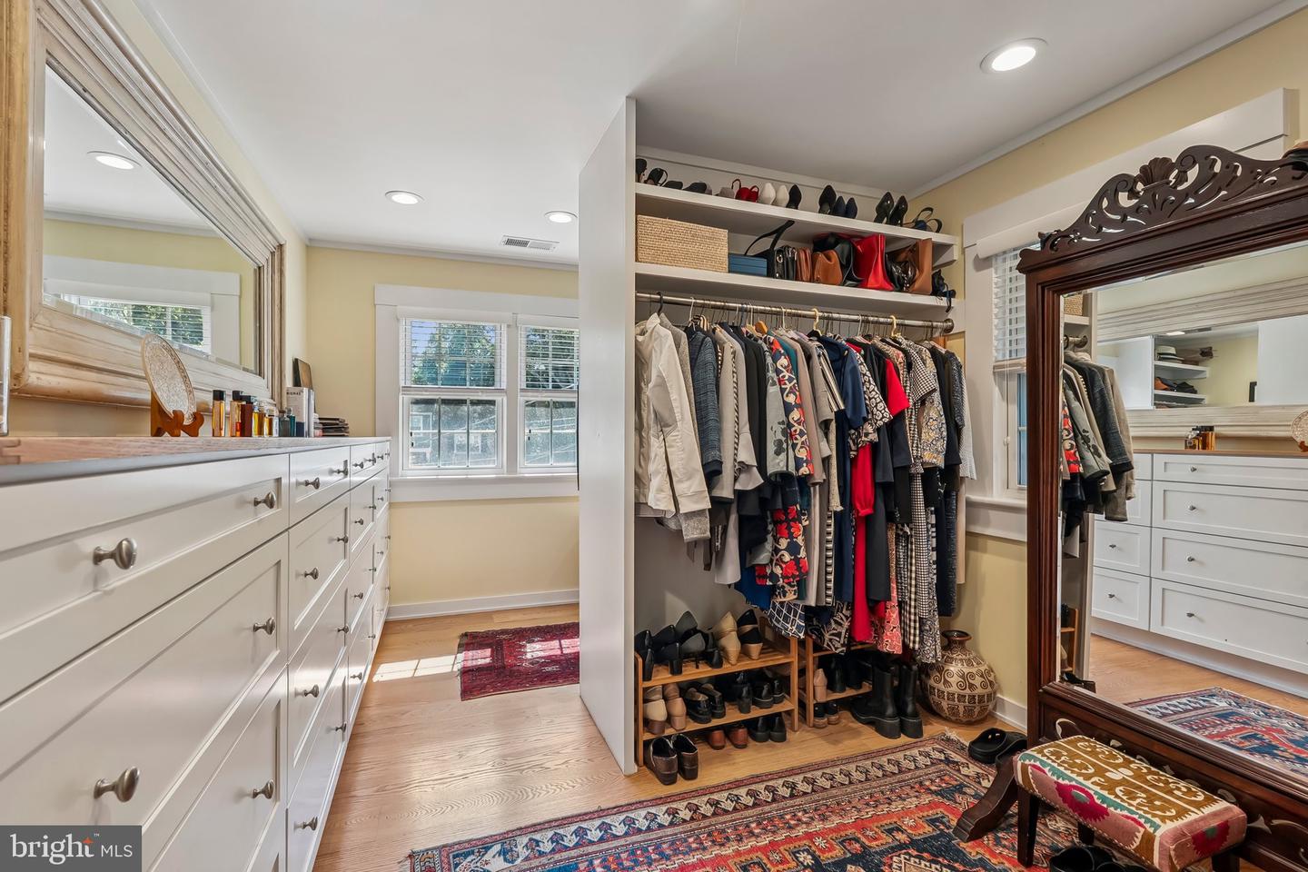 3701 N OAKLAND ST, ARLINGTON, Virginia 22207, 4 Bedrooms Bedrooms, ,3 BathroomsBathrooms,Residential,For sale,3701 N OAKLAND ST,VAAR2064064 MLS # VAAR2064064