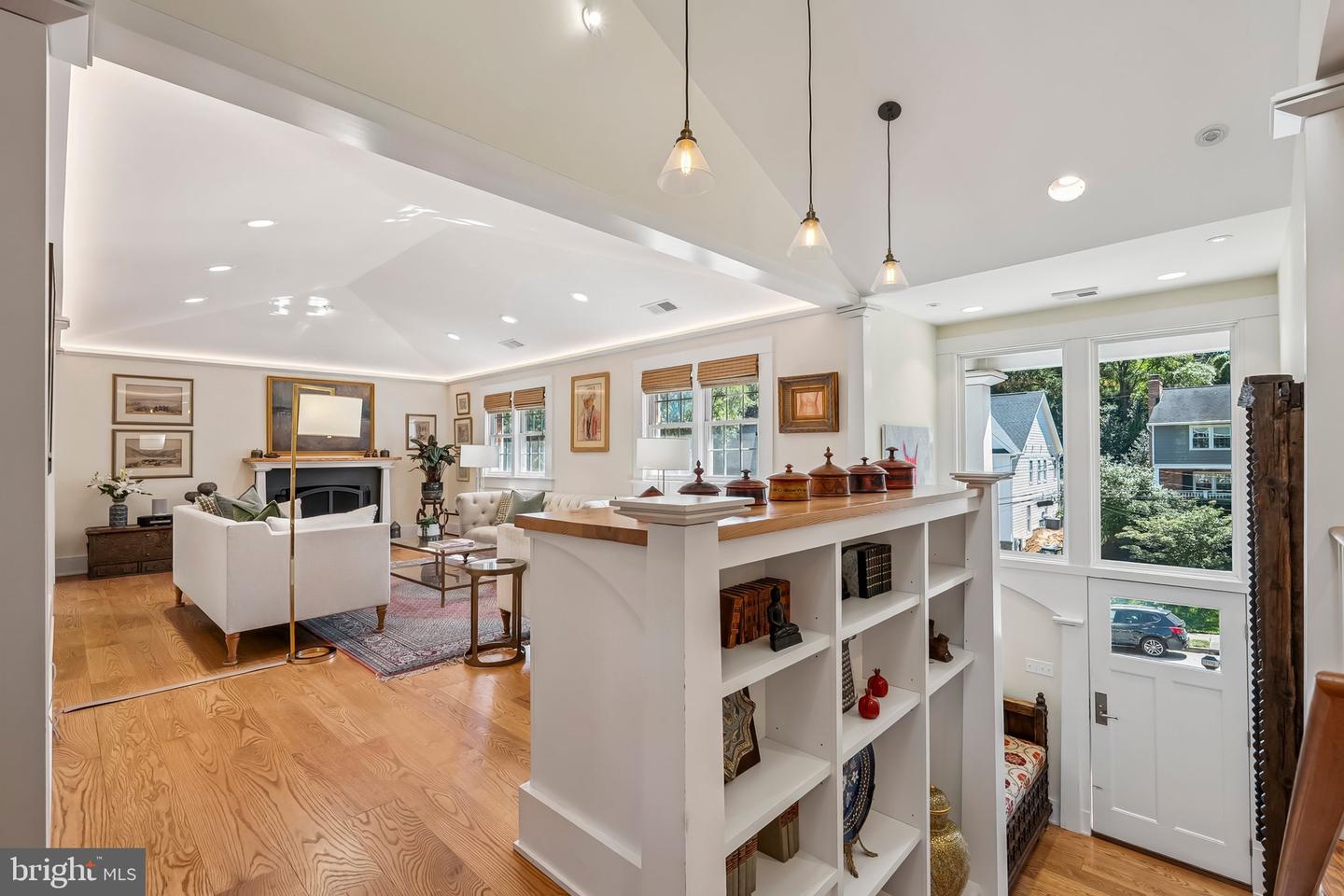 3701 N OAKLAND ST, ARLINGTON, Virginia 22207, 4 Bedrooms Bedrooms, ,3 BathroomsBathrooms,Residential,For sale,3701 N OAKLAND ST,VAAR2064064 MLS # VAAR2064064