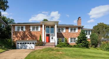 3701 N OAKLAND ST, ARLINGTON, Virginia 22207, 4 Bedrooms Bedrooms, ,3 BathroomsBathrooms,Residential,For sale,3701 N OAKLAND ST,VAAR2064064 MLS # VAAR2064064