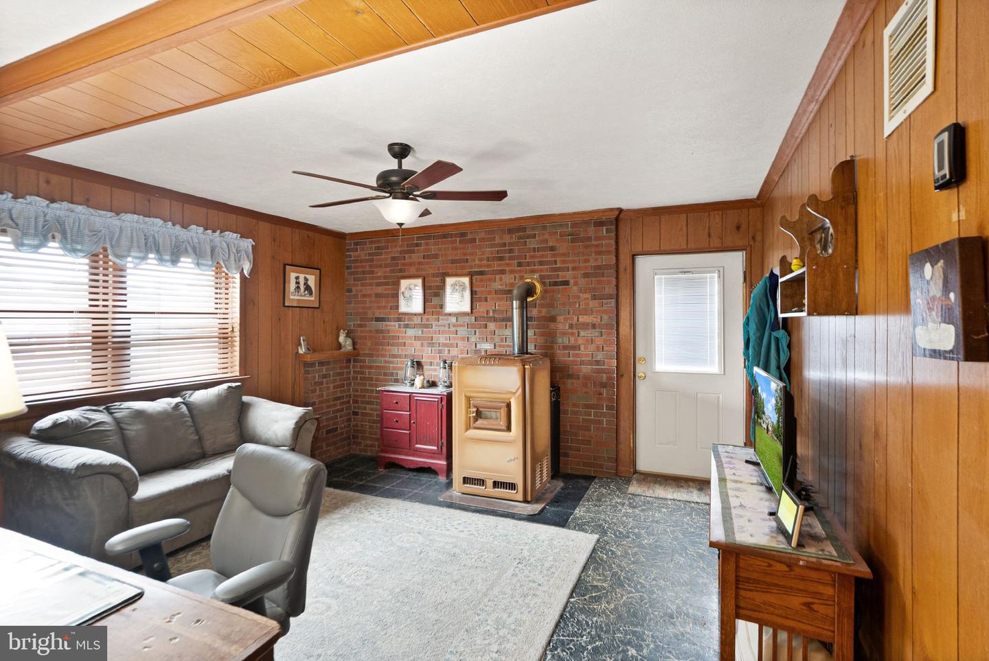 18957 AIRMONT RD, PURCELLVILLE, Virginia 20132, 3 Bedrooms Bedrooms, ,2 BathroomsBathrooms,Residential,For sale,18957 AIRMONT RD,VALO2107398 MLS # VALO2107398