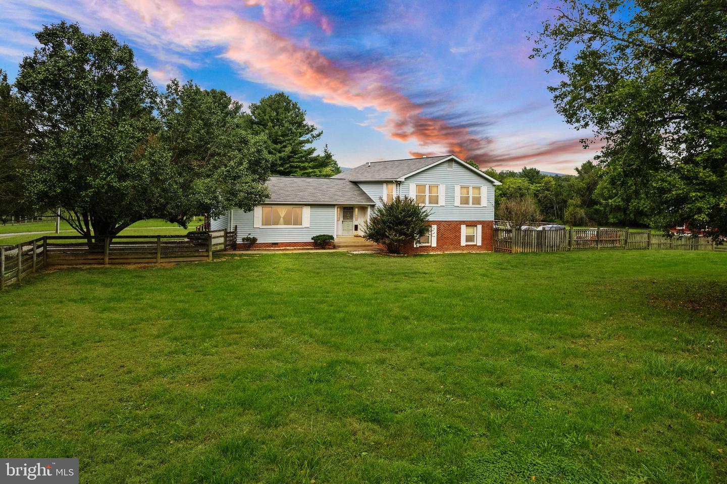 18957 AIRMONT RD, PURCELLVILLE, Virginia 20132, 3 Bedrooms Bedrooms, ,2 BathroomsBathrooms,Residential,For sale,18957 AIRMONT RD,VALO2107398 MLS # VALO2107398
