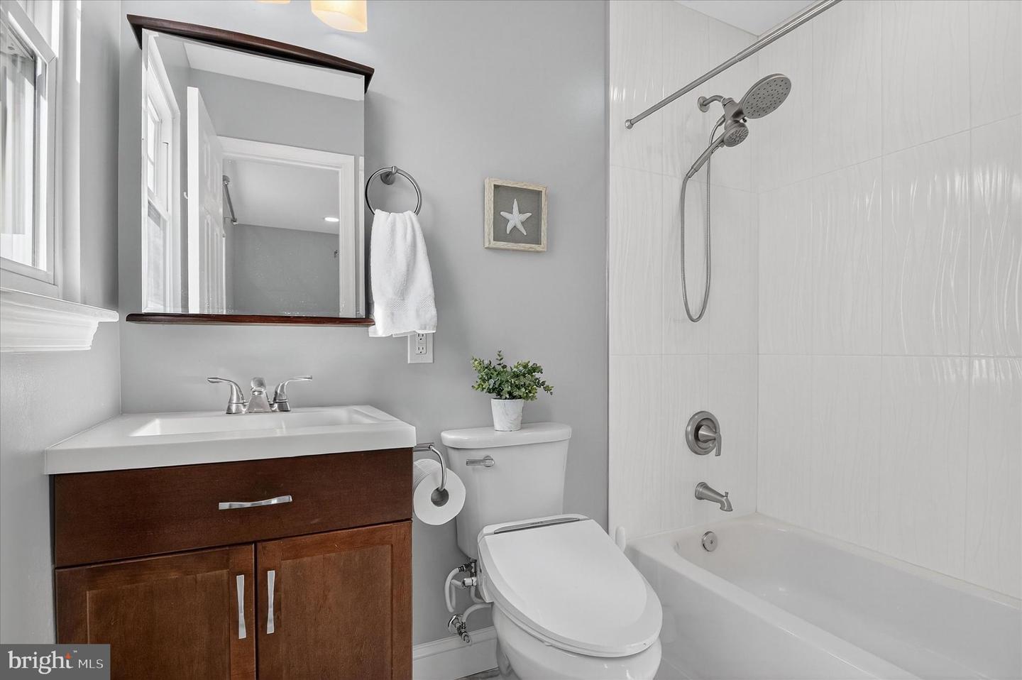 1804 OLNEY RD, FALLS CHURCH, Virginia 22043, 3 Bedrooms Bedrooms, 7 Rooms Rooms,3 BathroomsBathrooms,Residential,For sale,1804 OLNEY RD,VAFX2268806 MLS # VAFX2268806