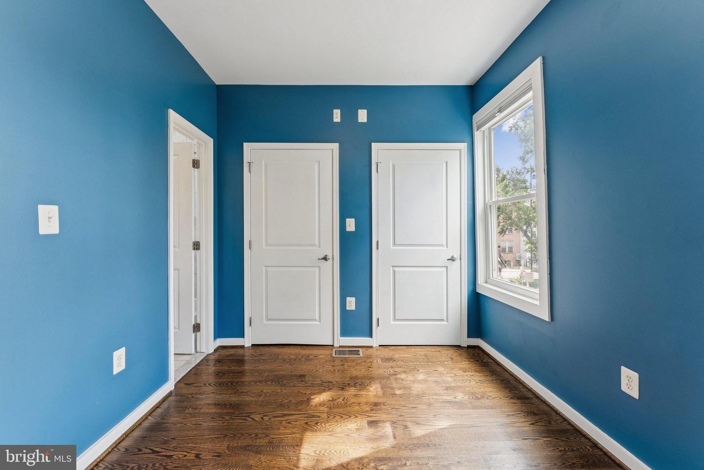 WASHINGTON, District Of Columbia 20002, 4 Bedrooms Bedrooms, 11 Rooms Rooms,3 BathroomsBathrooms,Residential,For sale,DCDC2223782 MLS # DCDC2223782