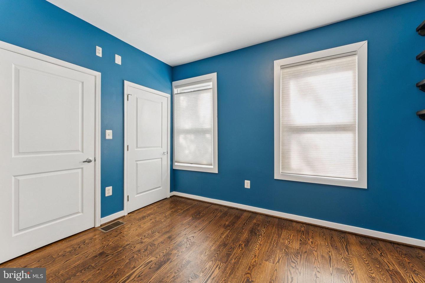 WASHINGTON, District Of Columbia 20002, 4 Bedrooms Bedrooms, 11 Rooms Rooms,3 BathroomsBathrooms,Residential,For sale,DCDC2223782 MLS # DCDC2223782