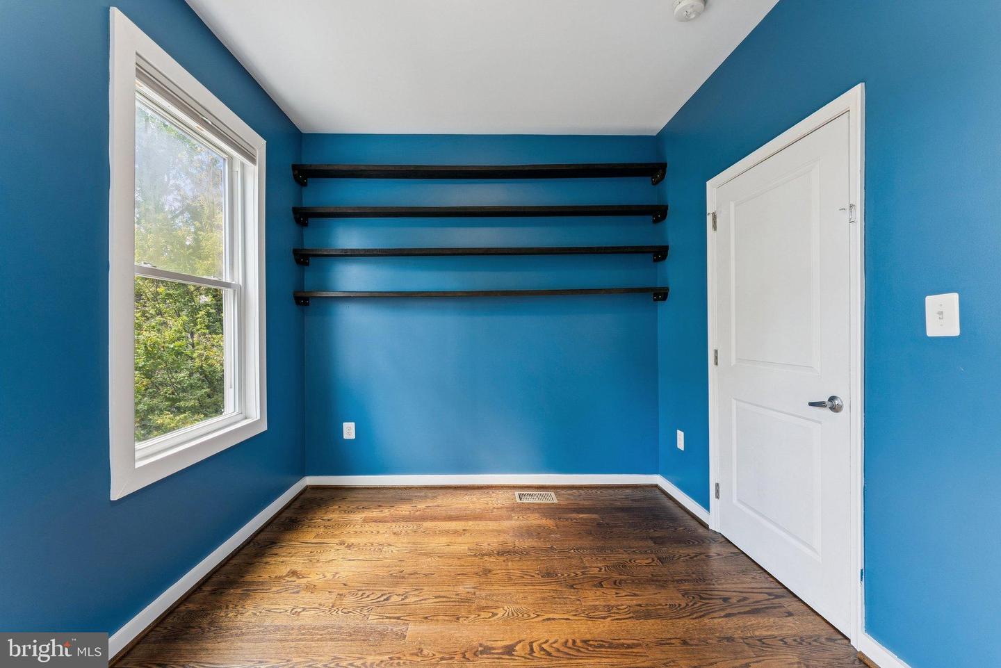 WASHINGTON, District Of Columbia 20002, 4 Bedrooms Bedrooms, 11 Rooms Rooms,3 BathroomsBathrooms,Residential,For sale,DCDC2223782 MLS # DCDC2223782