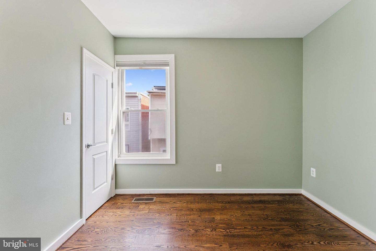 WASHINGTON, District Of Columbia 20002, 4 Bedrooms Bedrooms, 11 Rooms Rooms,3 BathroomsBathrooms,Residential,For sale,DCDC2223782 MLS # DCDC2223782