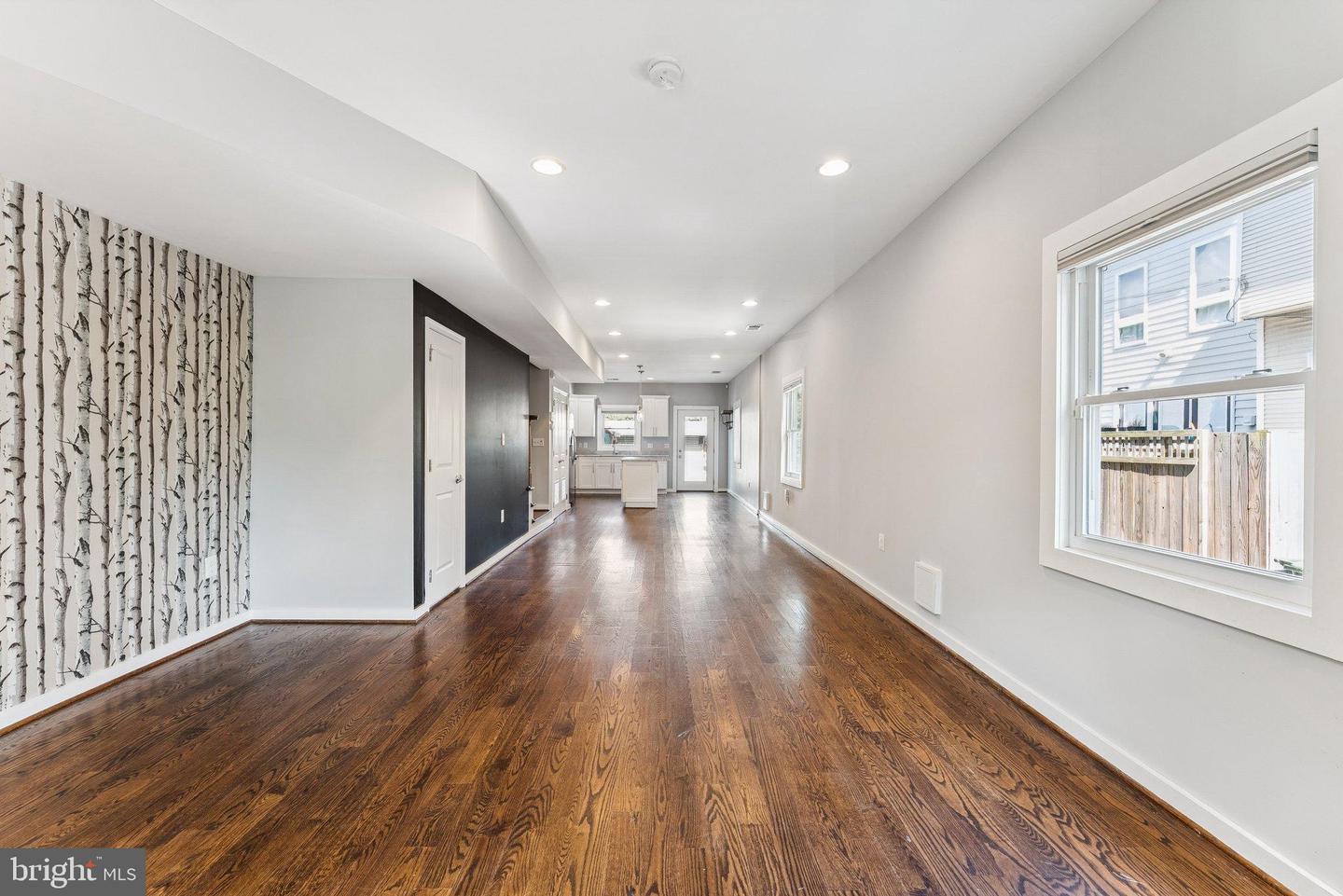 WASHINGTON, District Of Columbia 20002, 4 Bedrooms Bedrooms, 11 Rooms Rooms,3 BathroomsBathrooms,Residential,For sale,DCDC2223782 MLS # DCDC2223782